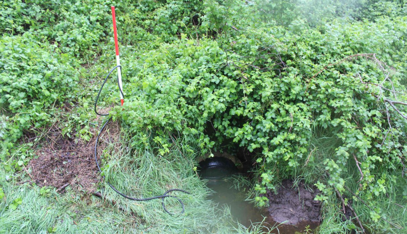 Voorbereiding leegzuigen duiker