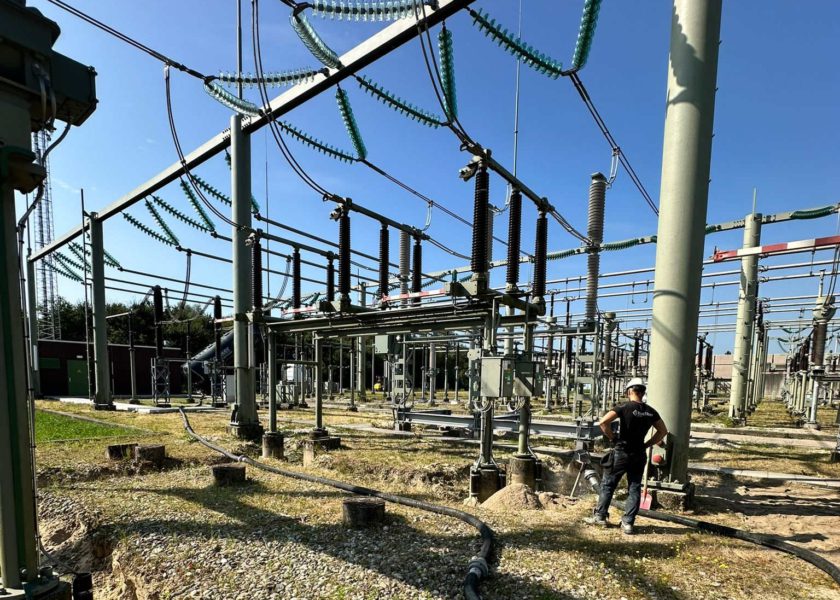 Zandblazen op locatie van TenneT in Almere