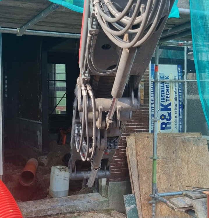 Zuigwagen bij Klokkenhuis Meppel